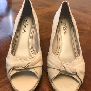 Life Stride size 8 wedges. Never worn.